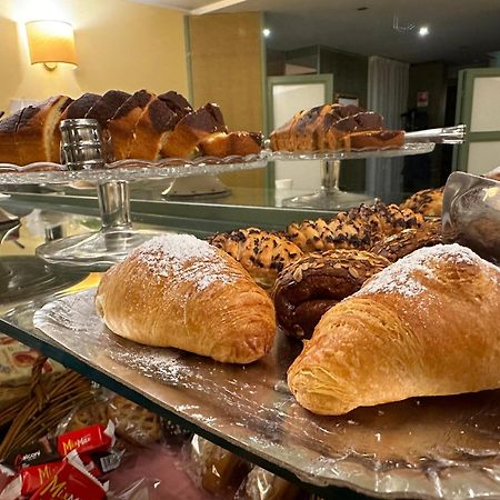 Hotel La Goletta Binasco Dış mekan fotoğraf