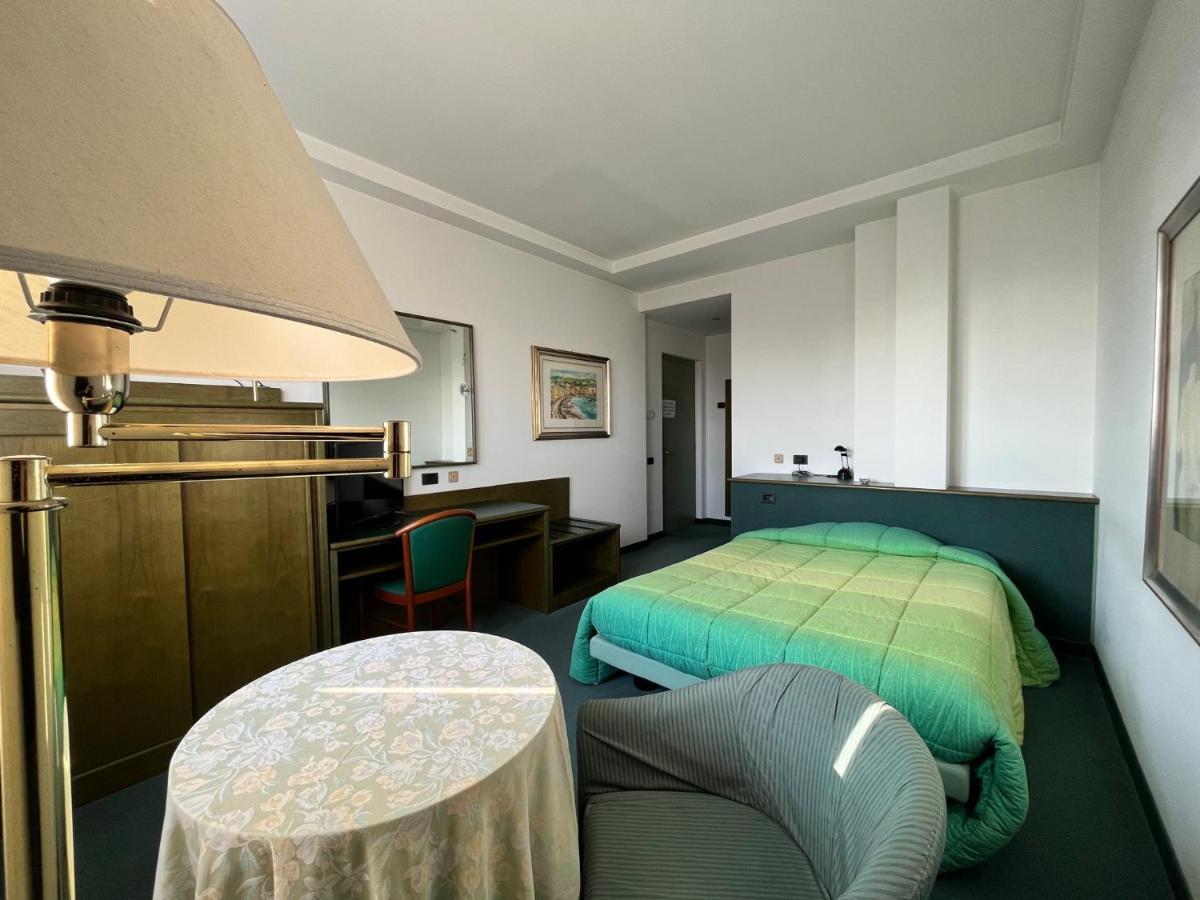 Hotel La Goletta Binasco Dış mekan fotoğraf