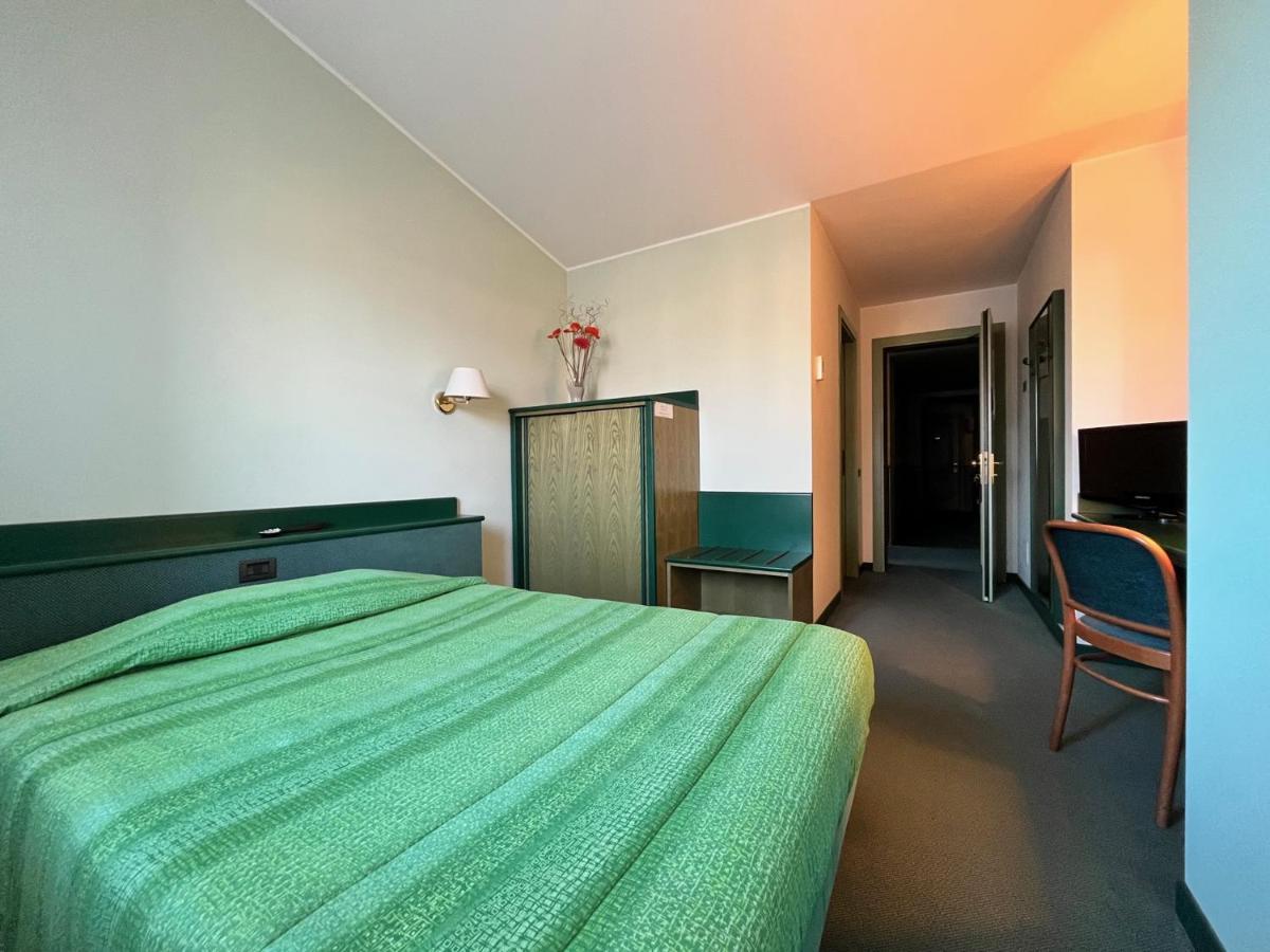 Hotel La Goletta Binasco Dış mekan fotoğraf