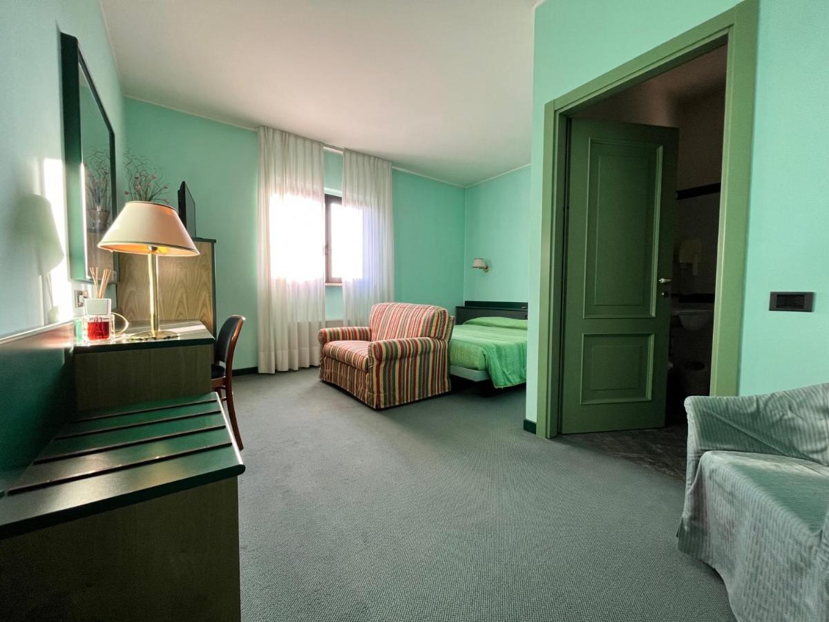 Hotel La Goletta Binasco Dış mekan fotoğraf