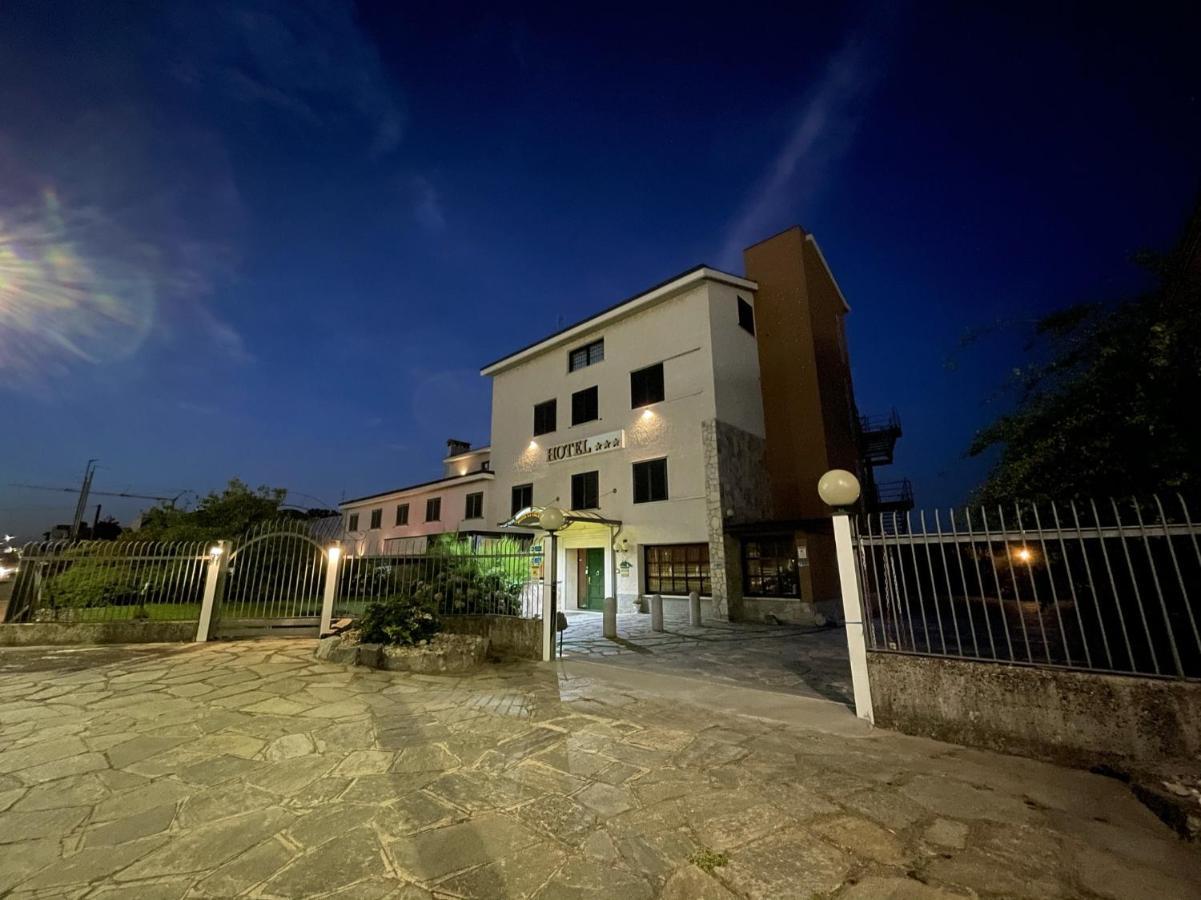 Hotel La Goletta Binasco Dış mekan fotoğraf