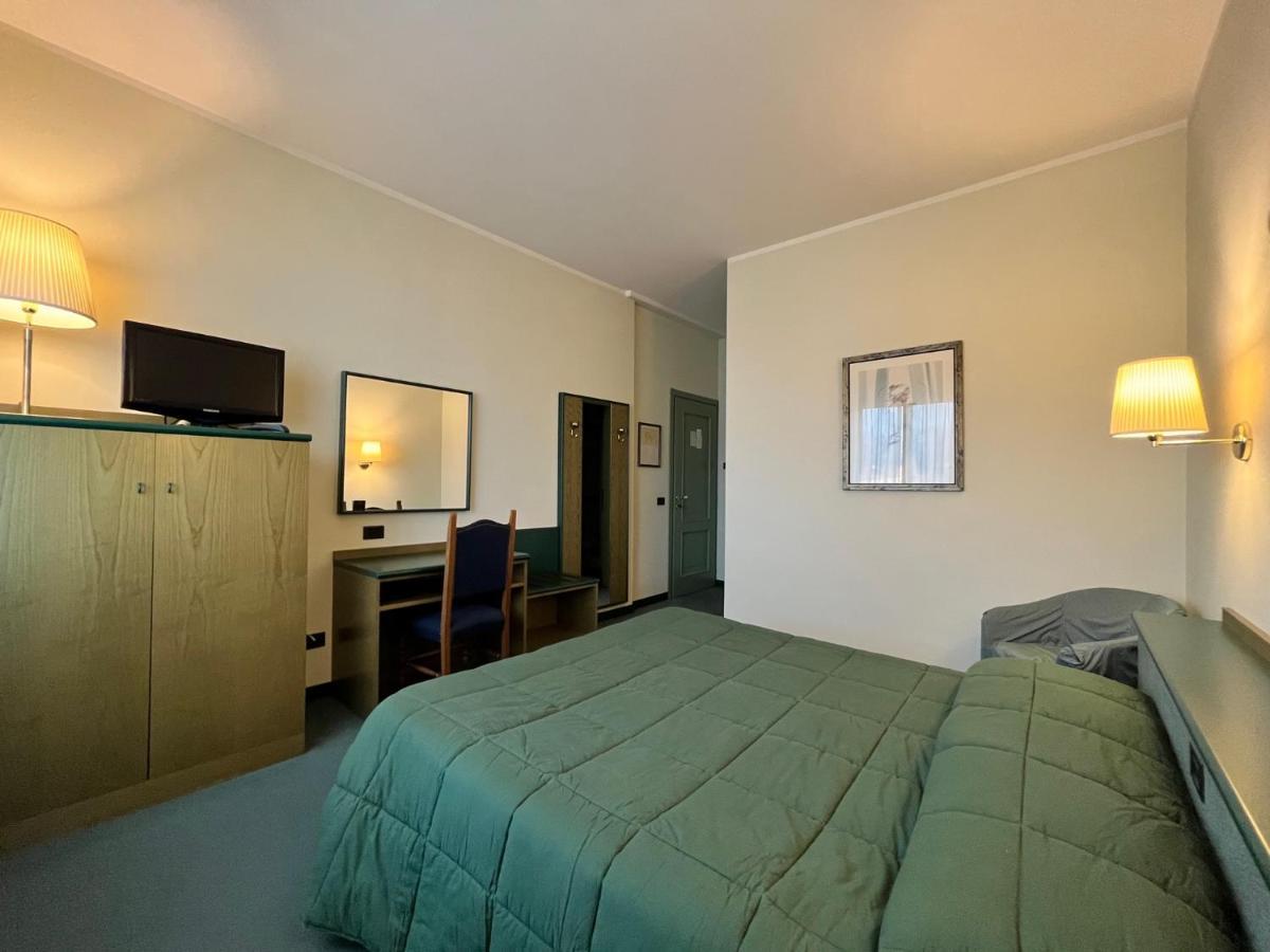 Hotel La Goletta Binasco Dış mekan fotoğraf