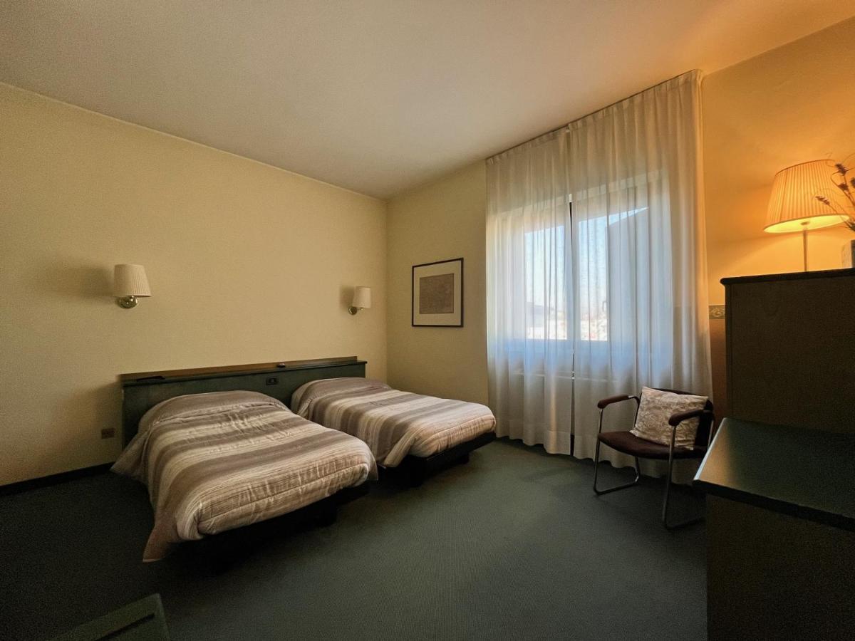 Hotel La Goletta Binasco Dış mekan fotoğraf
