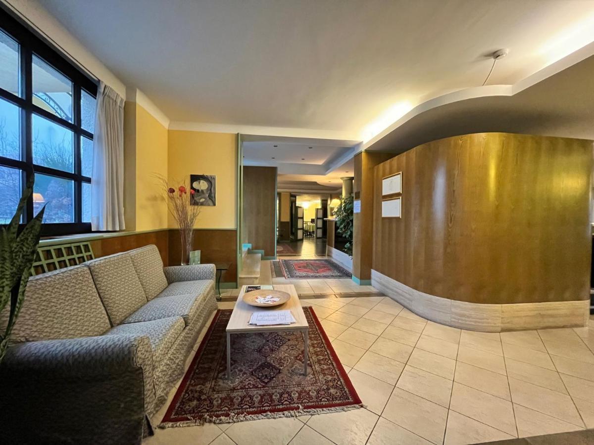 Hotel La Goletta Binasco Dış mekan fotoğraf