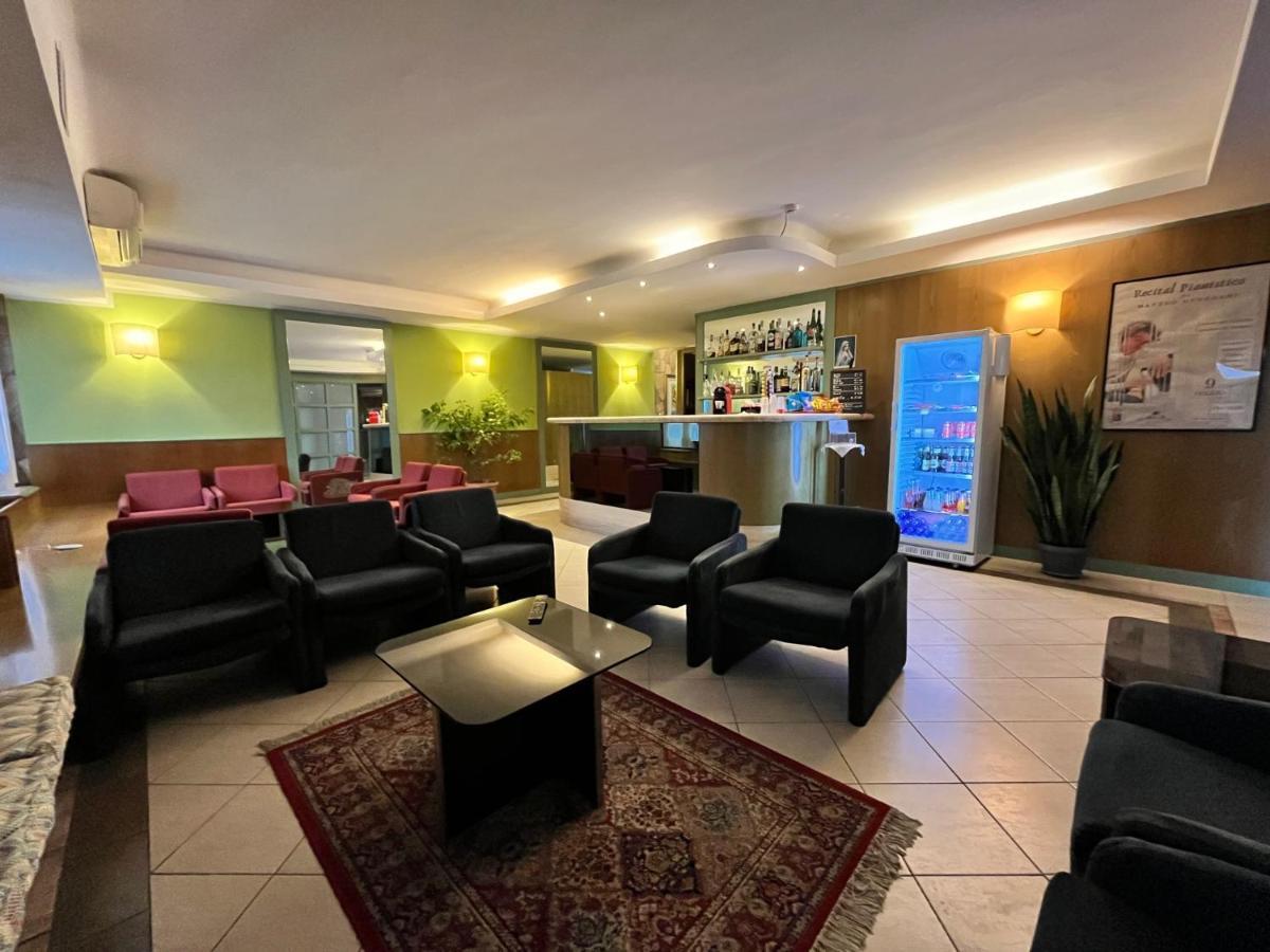 Hotel La Goletta Binasco Dış mekan fotoğraf