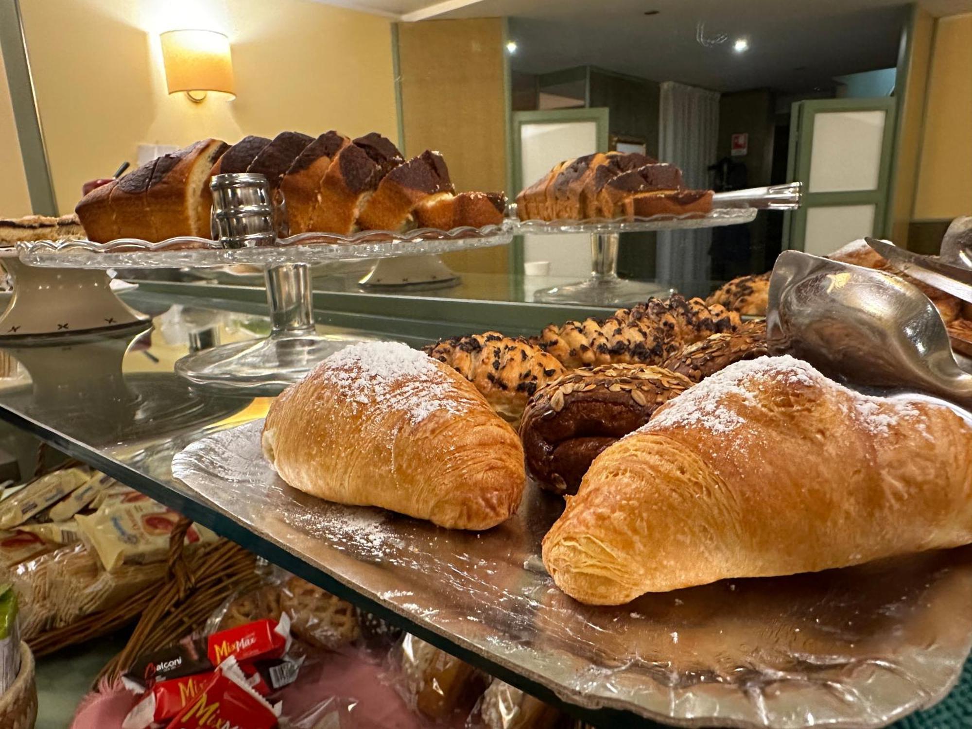 Hotel La Goletta Binasco Dış mekan fotoğraf
