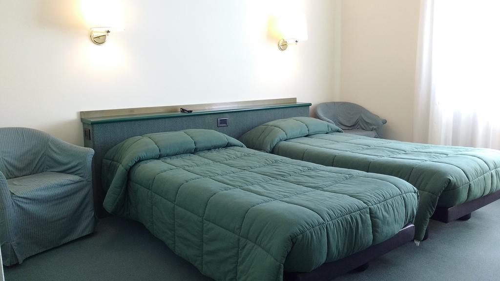 Hotel La Goletta Binasco Dış mekan fotoğraf