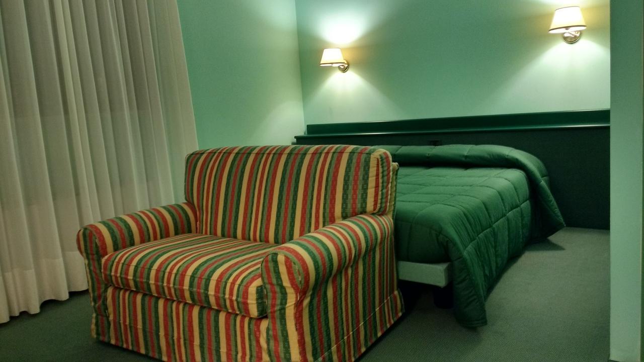 Hotel La Goletta Binasco Dış mekan fotoğraf